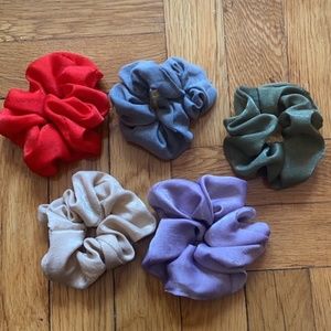 5 scrunchies